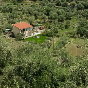 agriturismo-oltrealmare.hotelitalianriviera.com/